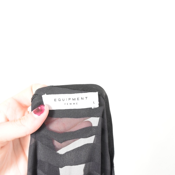 ❌SOLD❌EQUIPMENT Black Burnout Silk Zebra Blouse - Picture 5 of 5